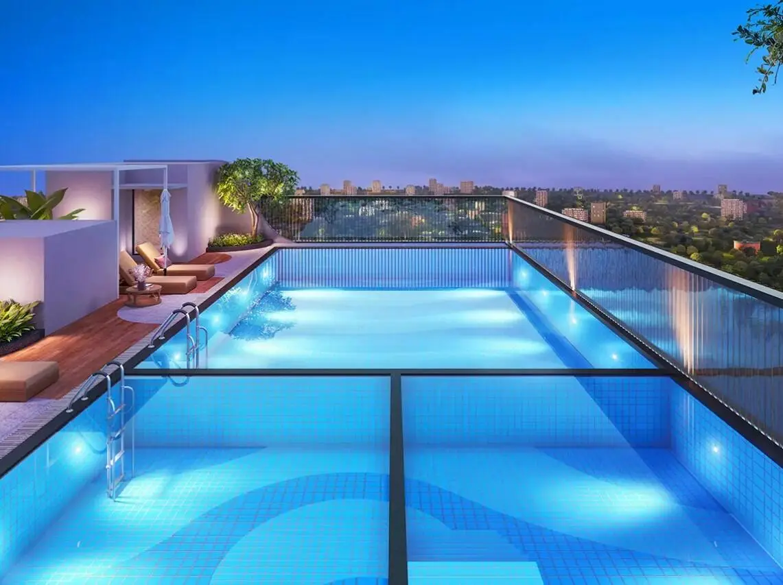 Dining Lounge & Private Backyard Deck